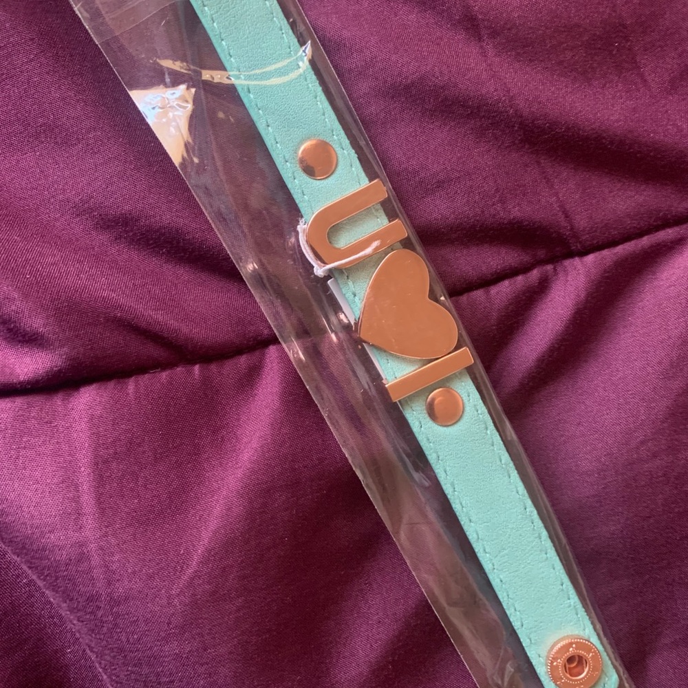 BCBG “I💜U” Expression Bracelet.